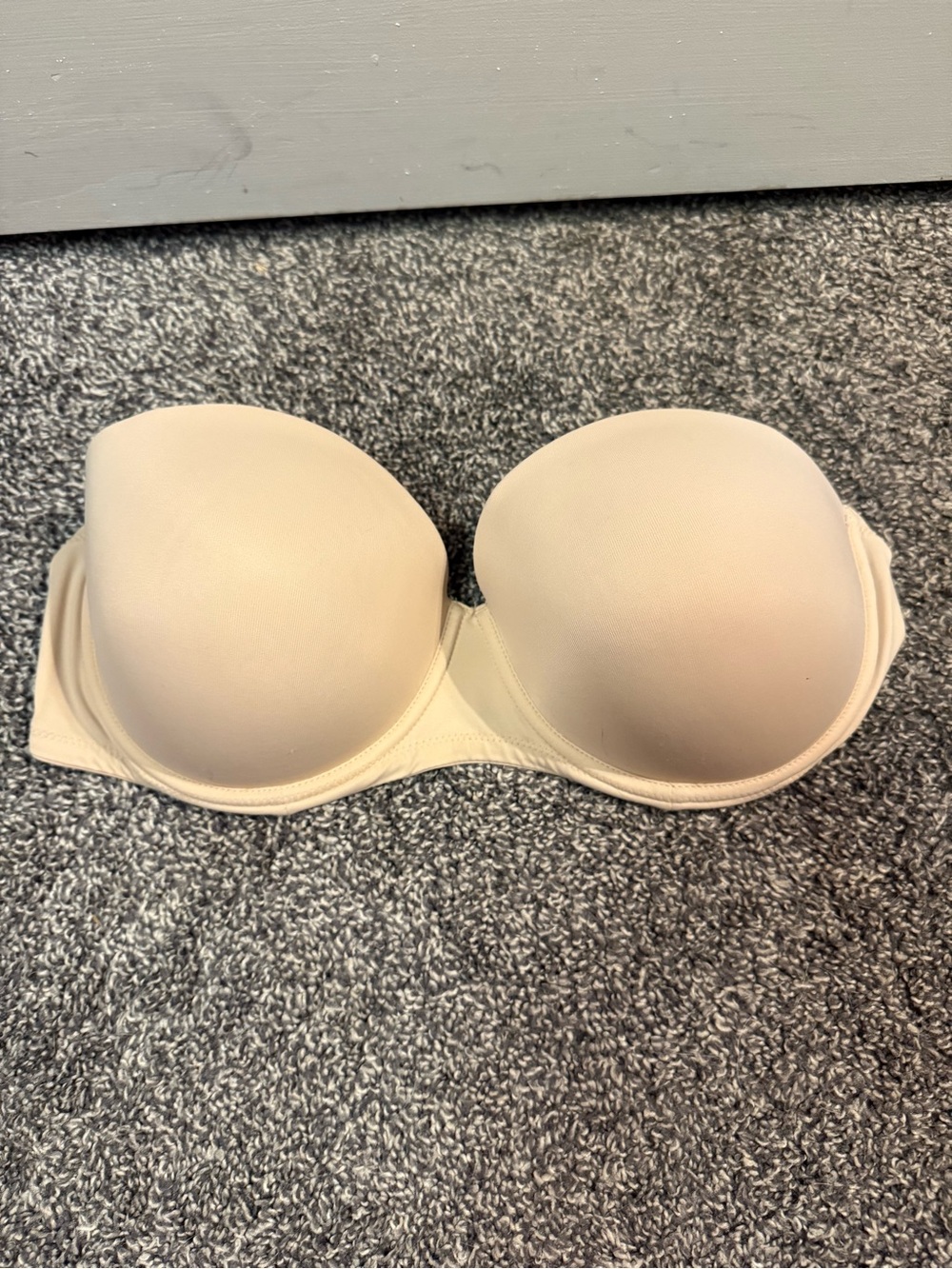 Victoria’s Secret PINK strapless bra nude 38D